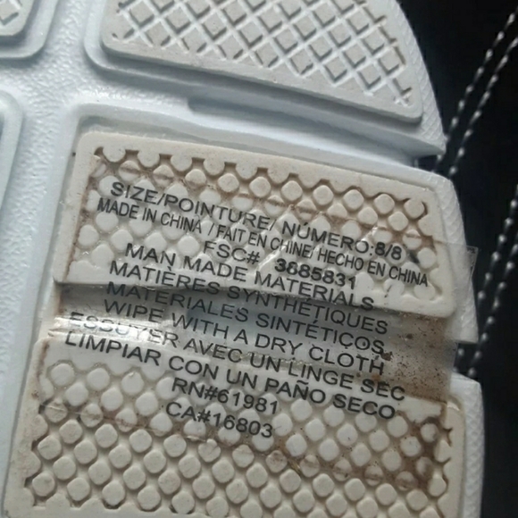 Shoes - Picture 6 of 7